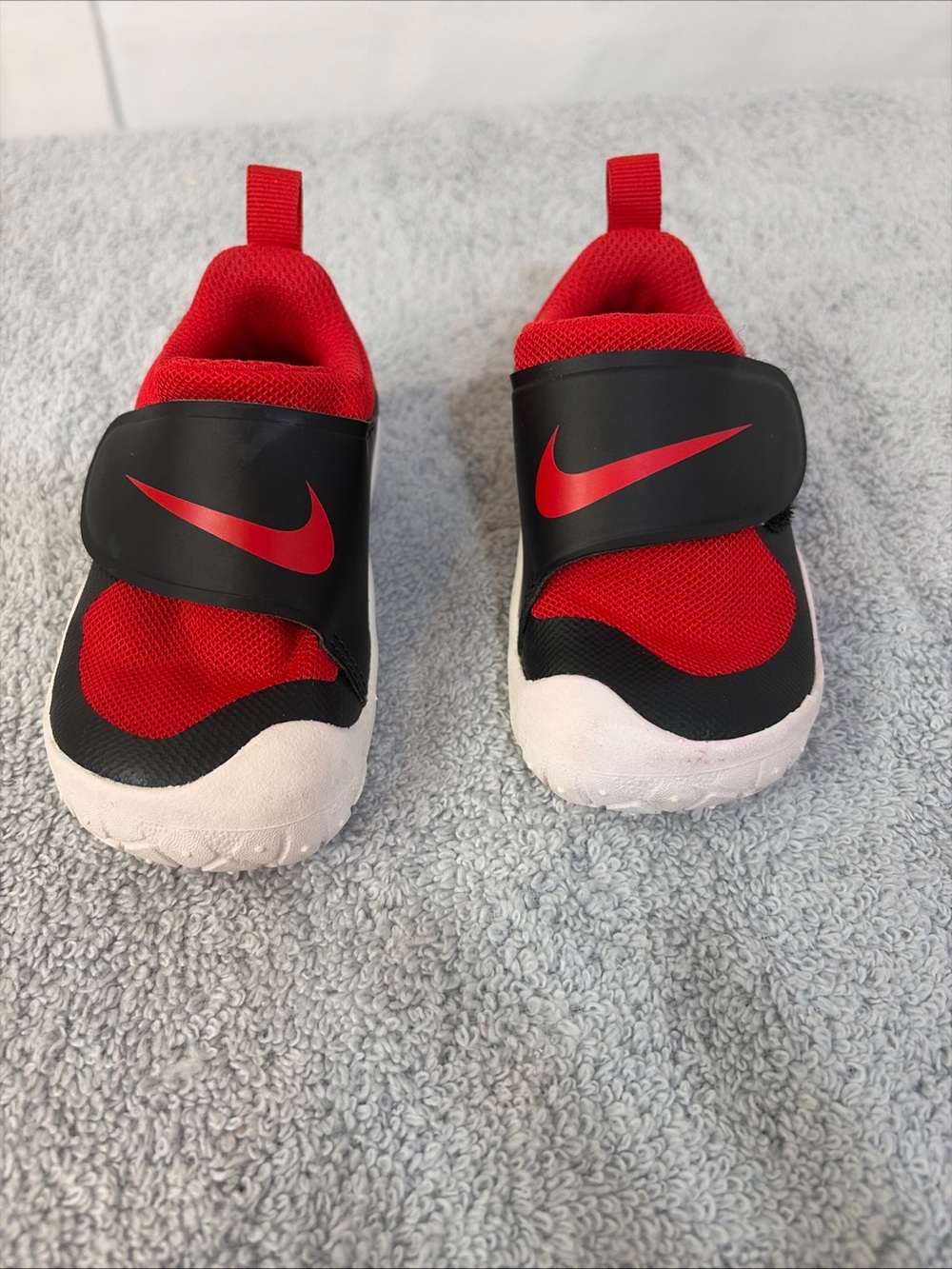 Nike Swoosh 1 Essential baby shoes. Size 5C HV5043-002. Like new. Stk#EC0014